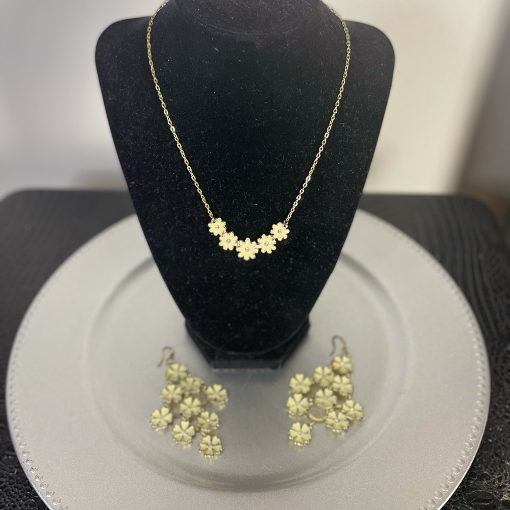 Amrita Singh ivory flower jewelry set